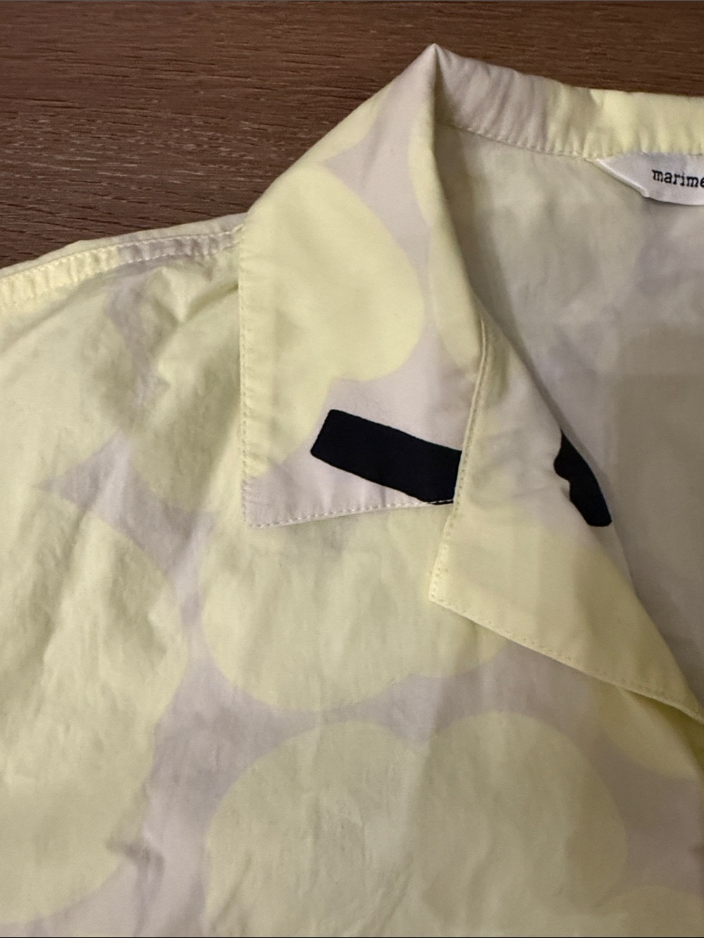 Marimekko Pale Yellow Short-Sleeve Button-Up with Black Spots Size Medium - Picture 5 of 11